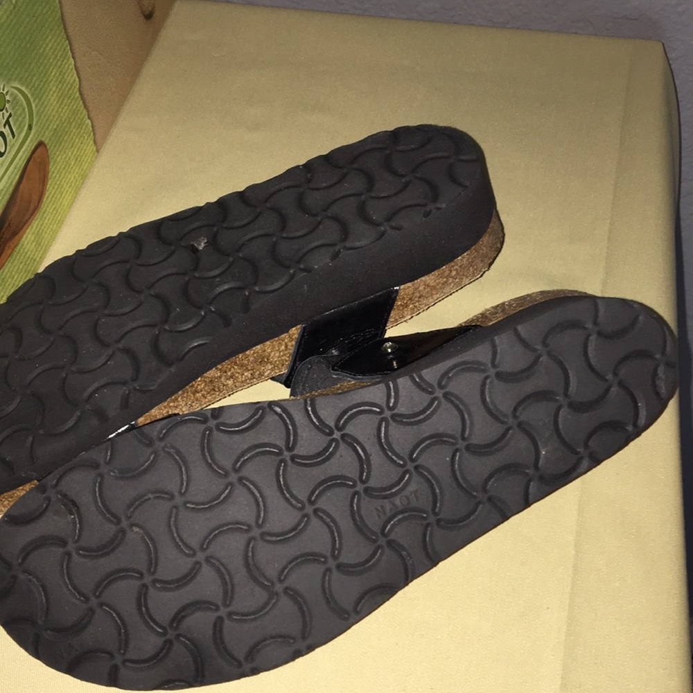 Naot black sandals - Picture 4 of 6